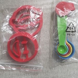 7pc. Tasty Bake Measuring spoons & cookie cutters.